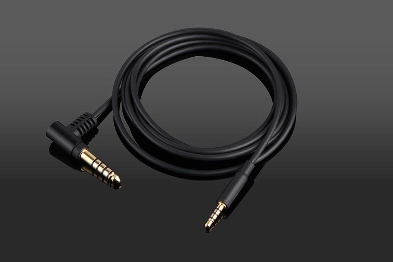 4.4mm/2.5mm to 2.5mm BALANCED  - Sennheiser Headphone Momentum 4 recension och pris